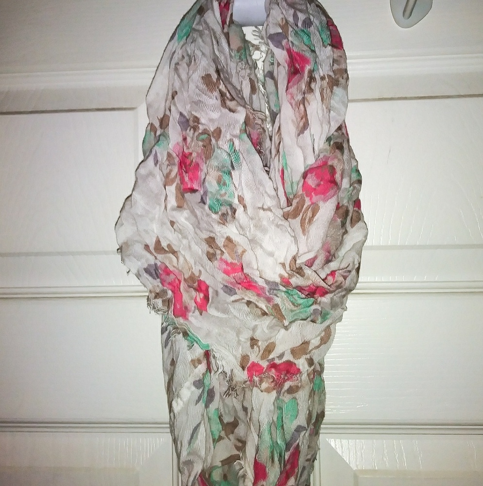 ⬇️Neck Scarf⬇️